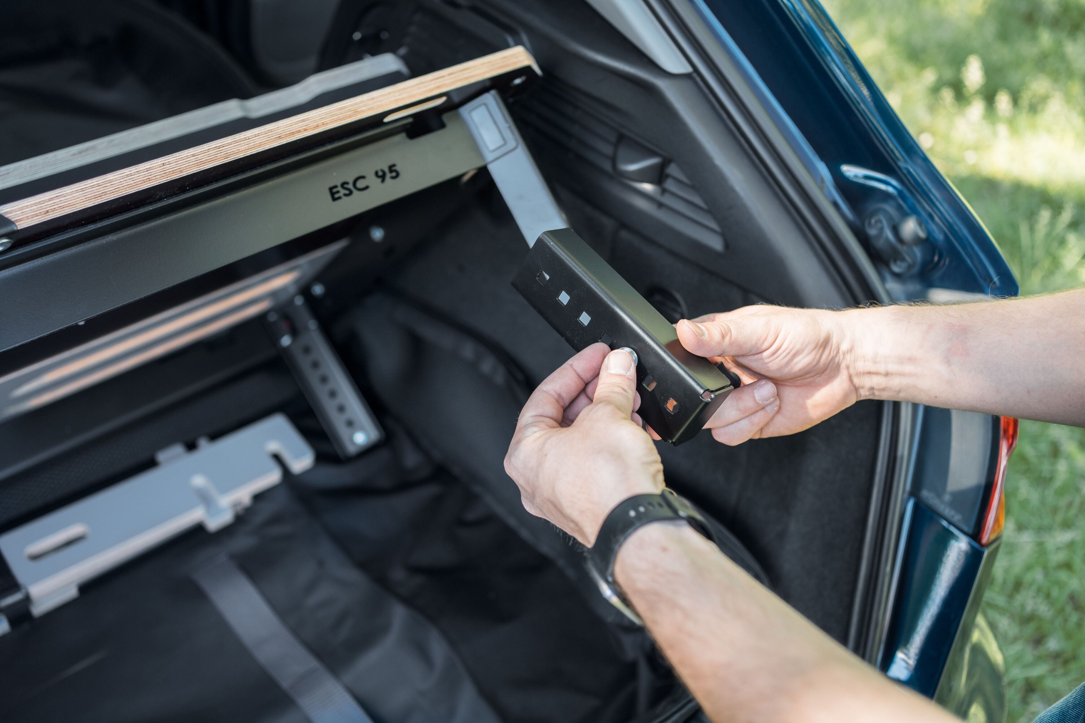 RAXO ESC BOX - Smart Campervan module for almost all cars