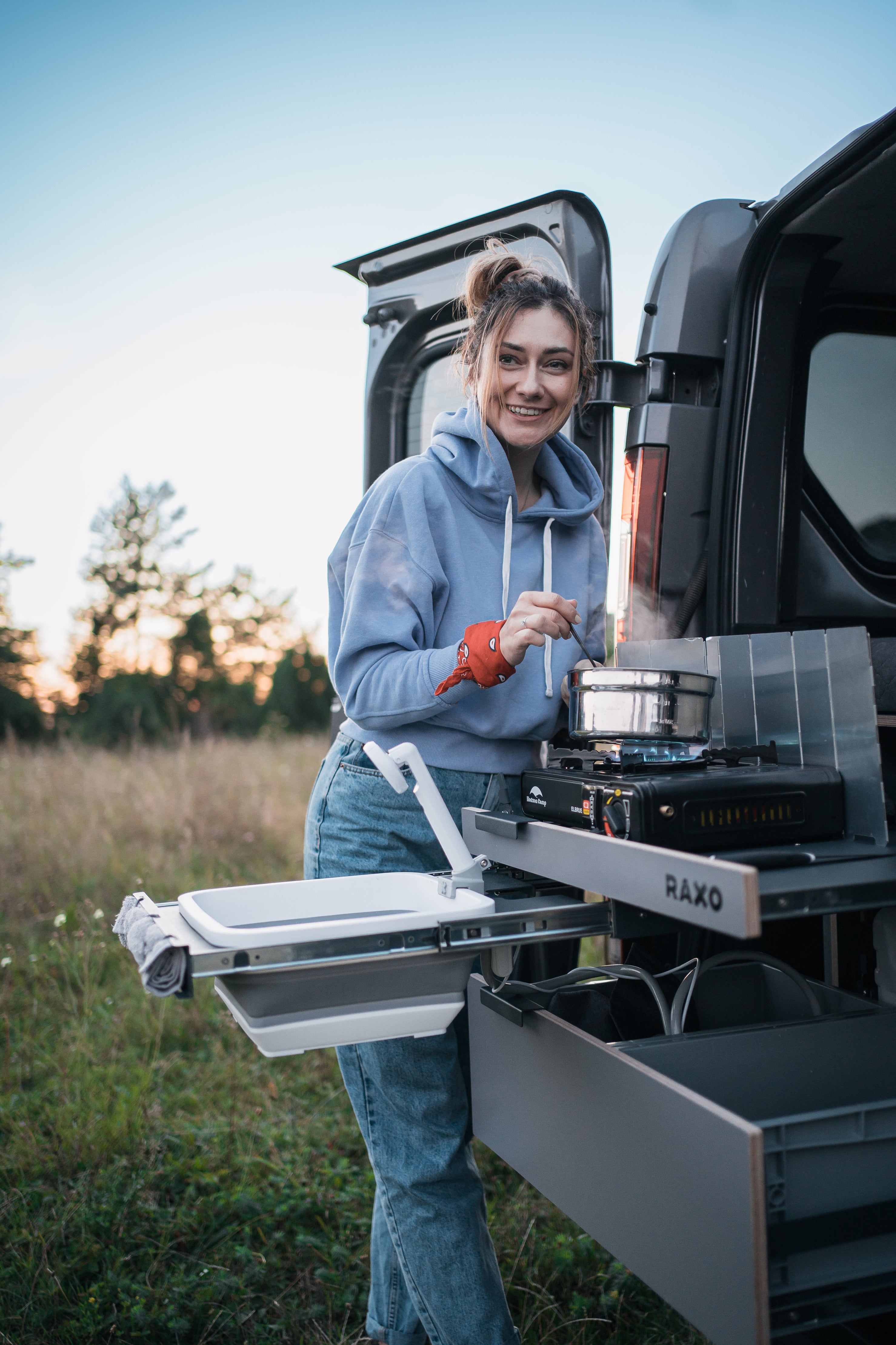 RAXO Base Campervan Module - Förvandla din bil till en bekväm och funktionell husbil