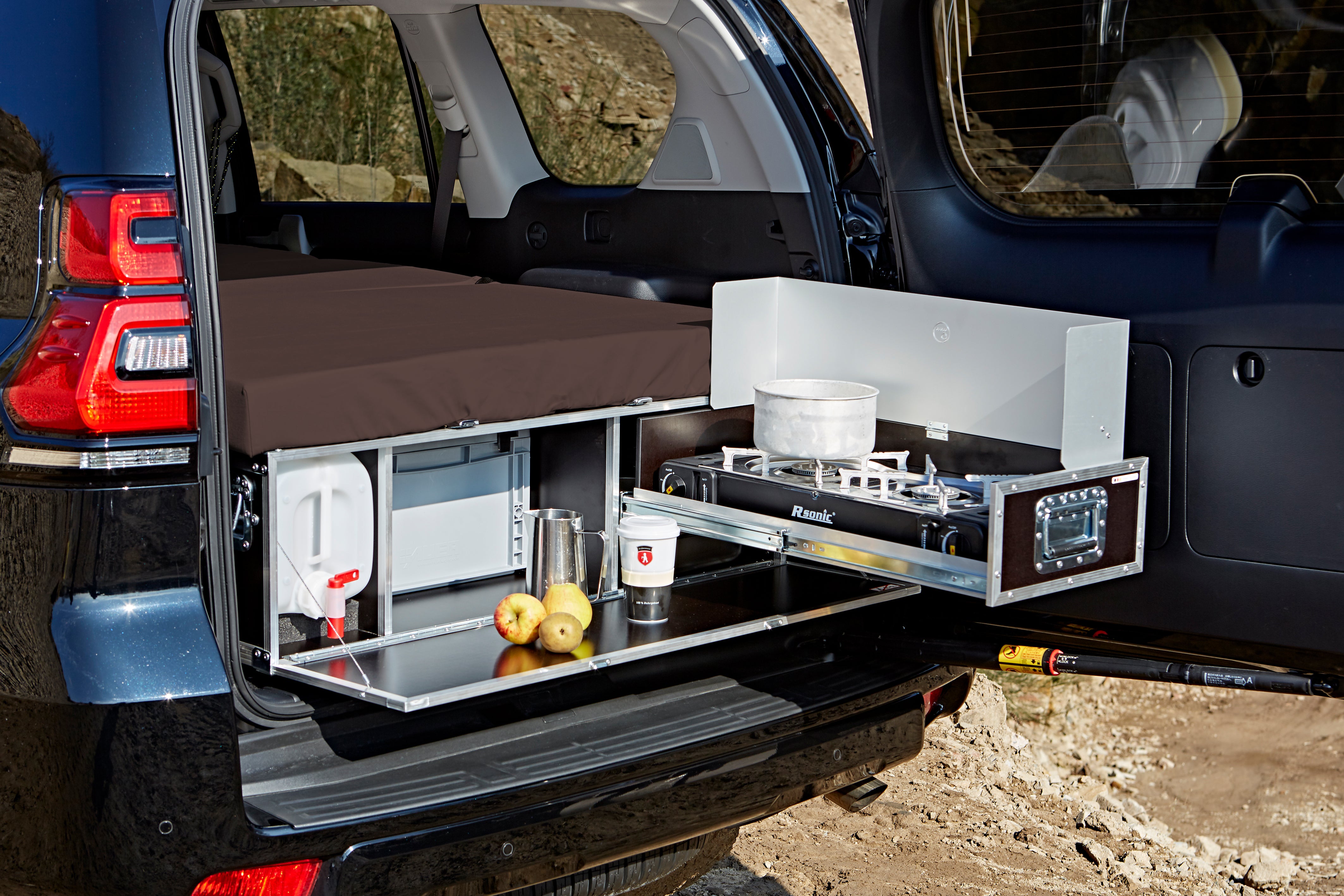 QUQUQ FlatBox - Campervan module for Landcruiser & Discovery 3+4