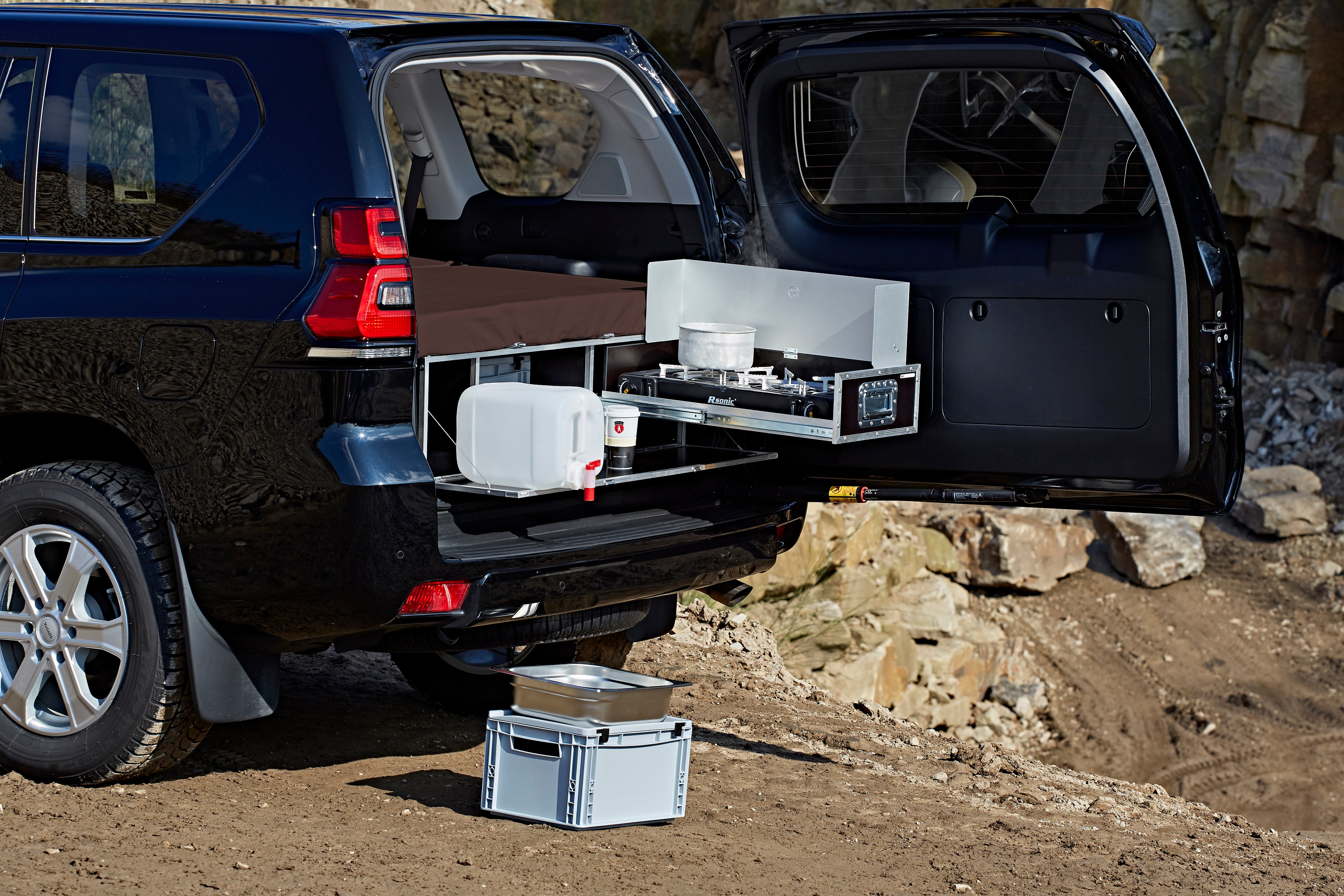 QUQUQ FlatBox - Campervan module for Landcruiser & Discovery 3+4