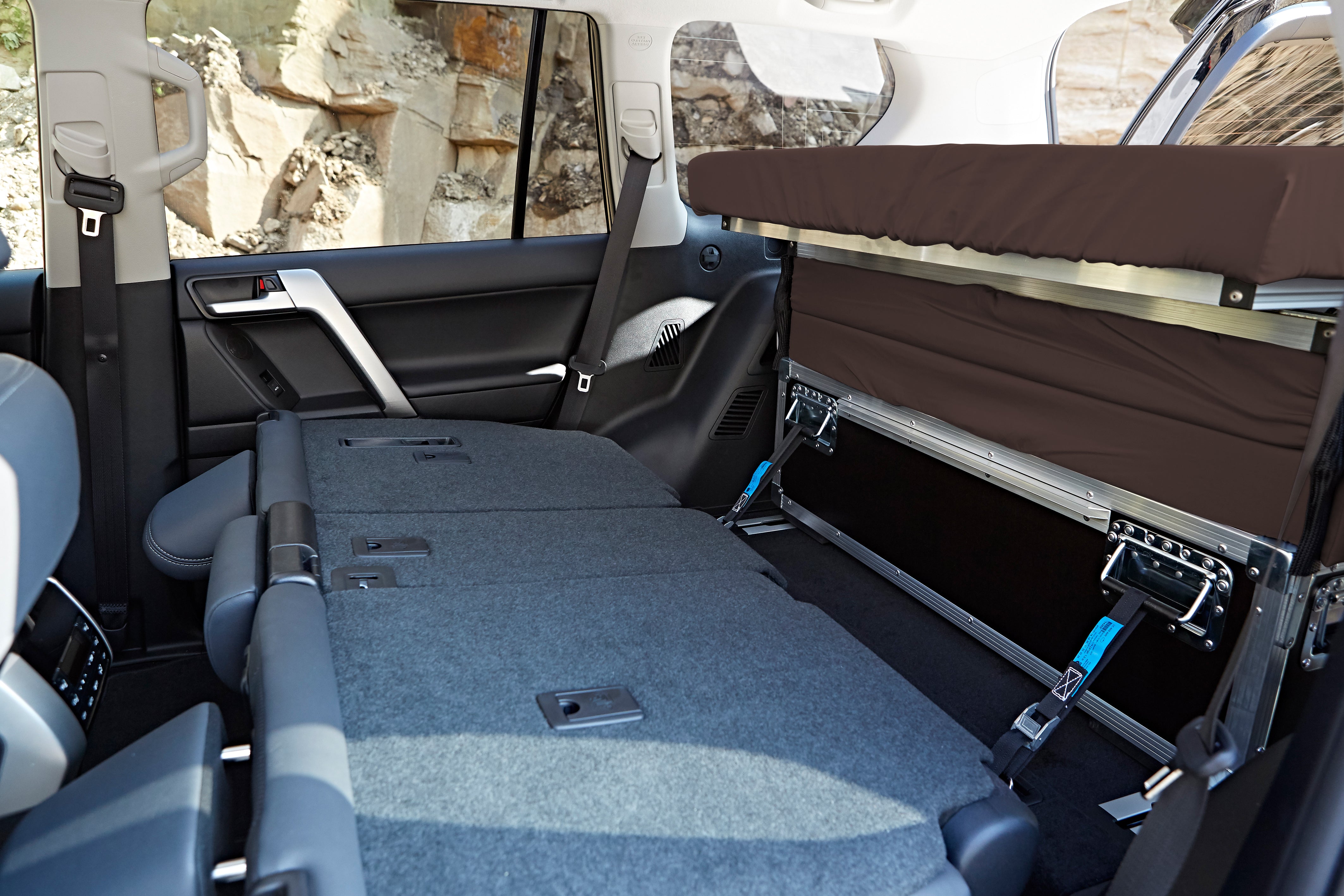 QUQUQ FlatBox - Campervan module for Landcruiser & Discovery 3+4