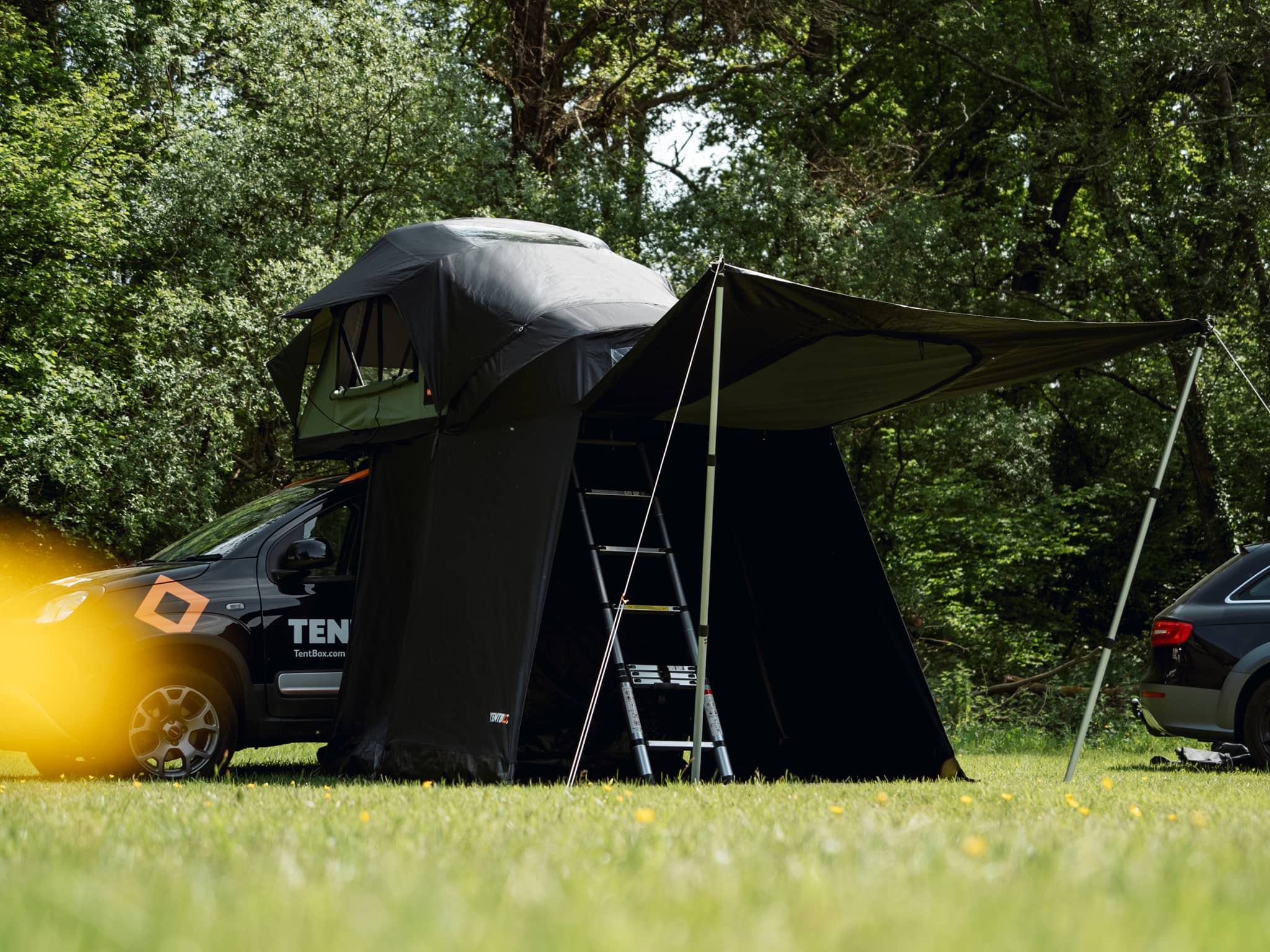 TentBox Lite 2.0 Living pod - Awning for your roof tent 