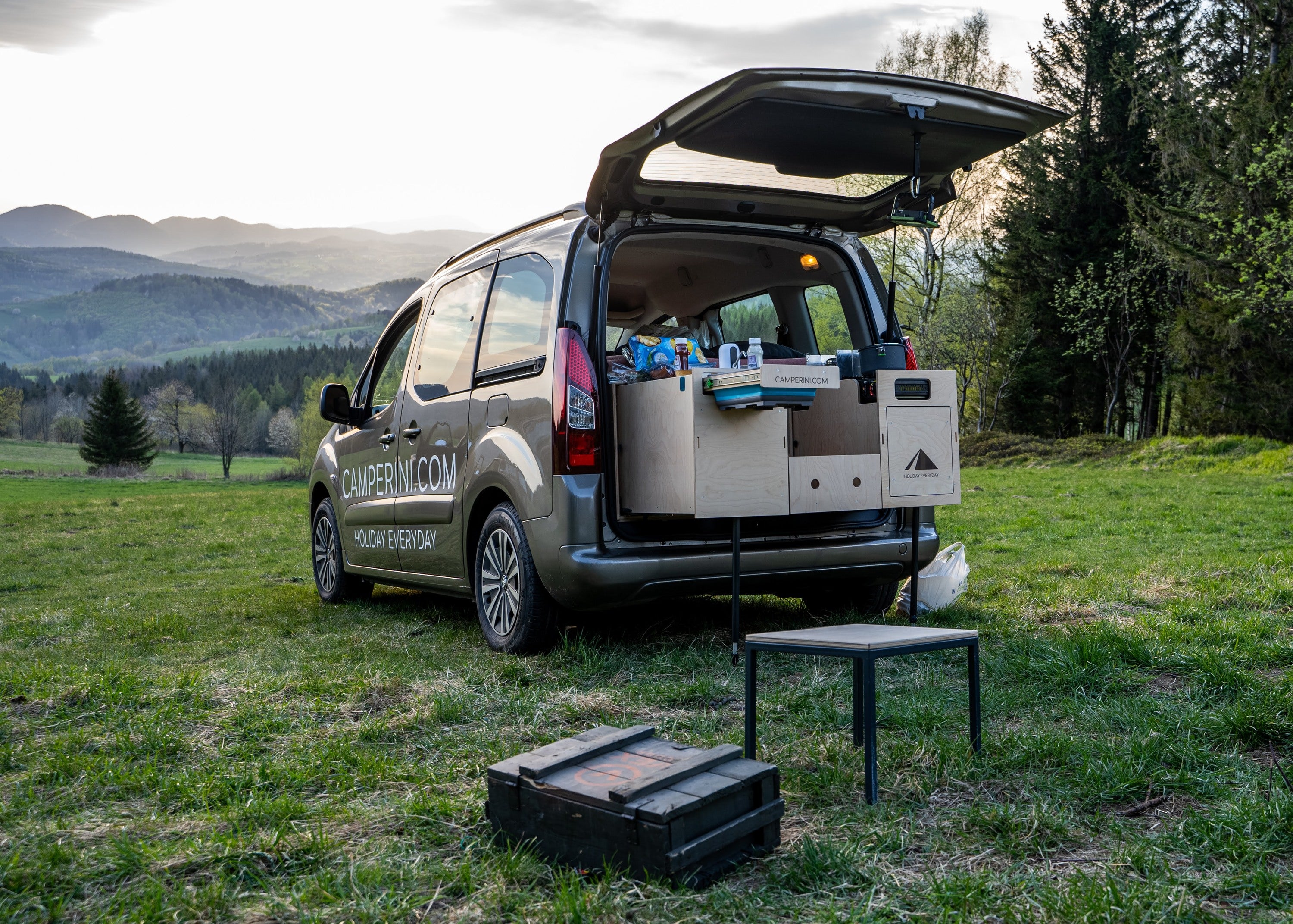 Camperini MAXI – Innovatives und qualitätsbewusstes Campervan-Modul