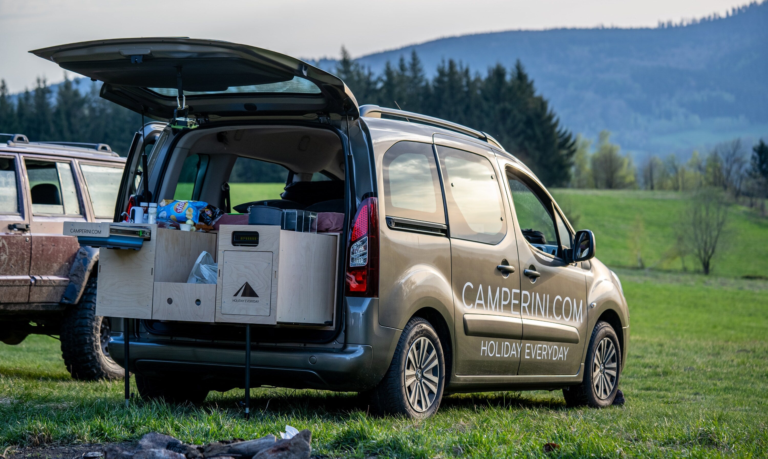 Camperini MAXI – Innovatives und qualitätsbewusstes Campervan-Modul