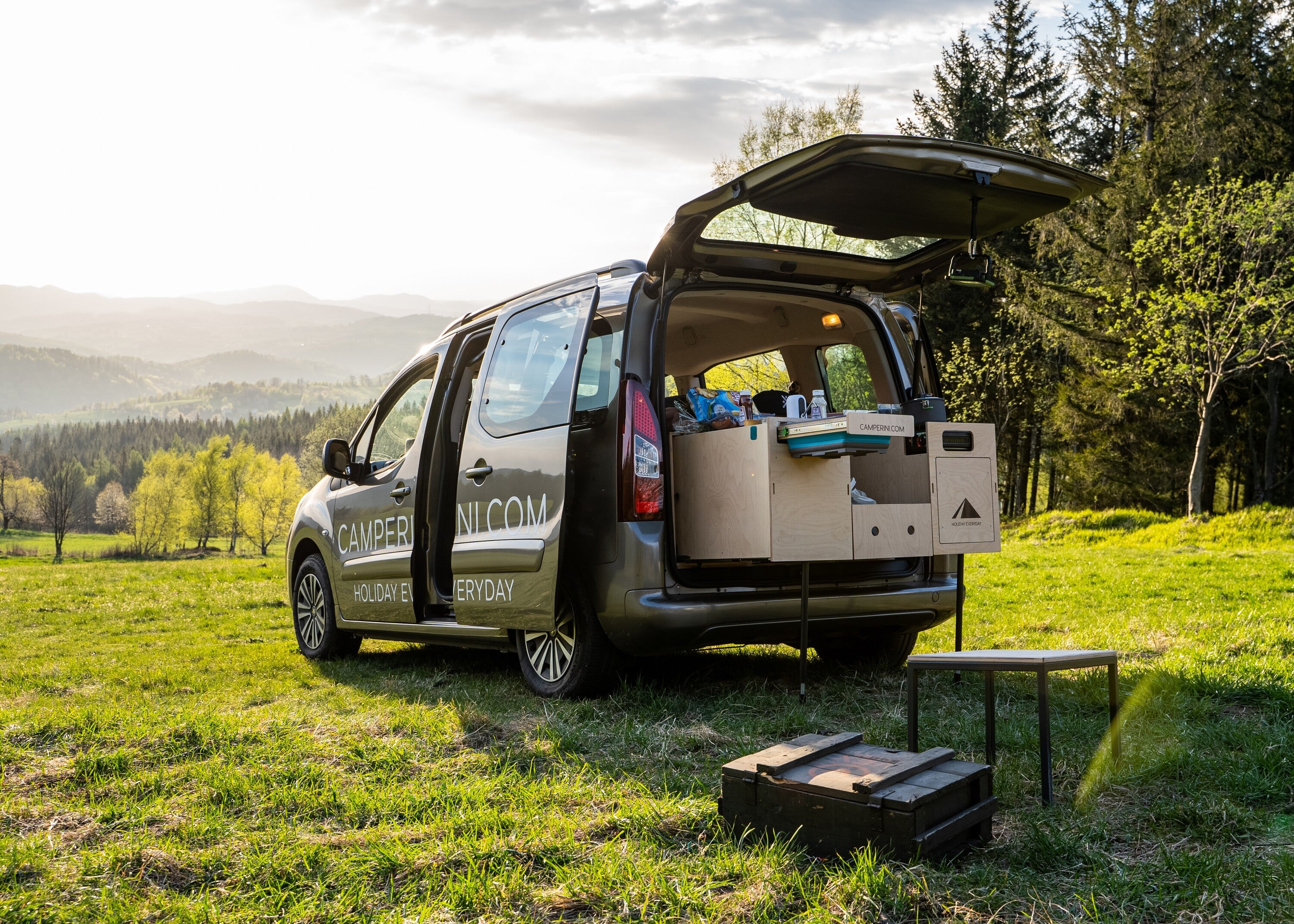 Camperini MAXI – Innovatives und qualitätsbewusstes Campervan-Modul