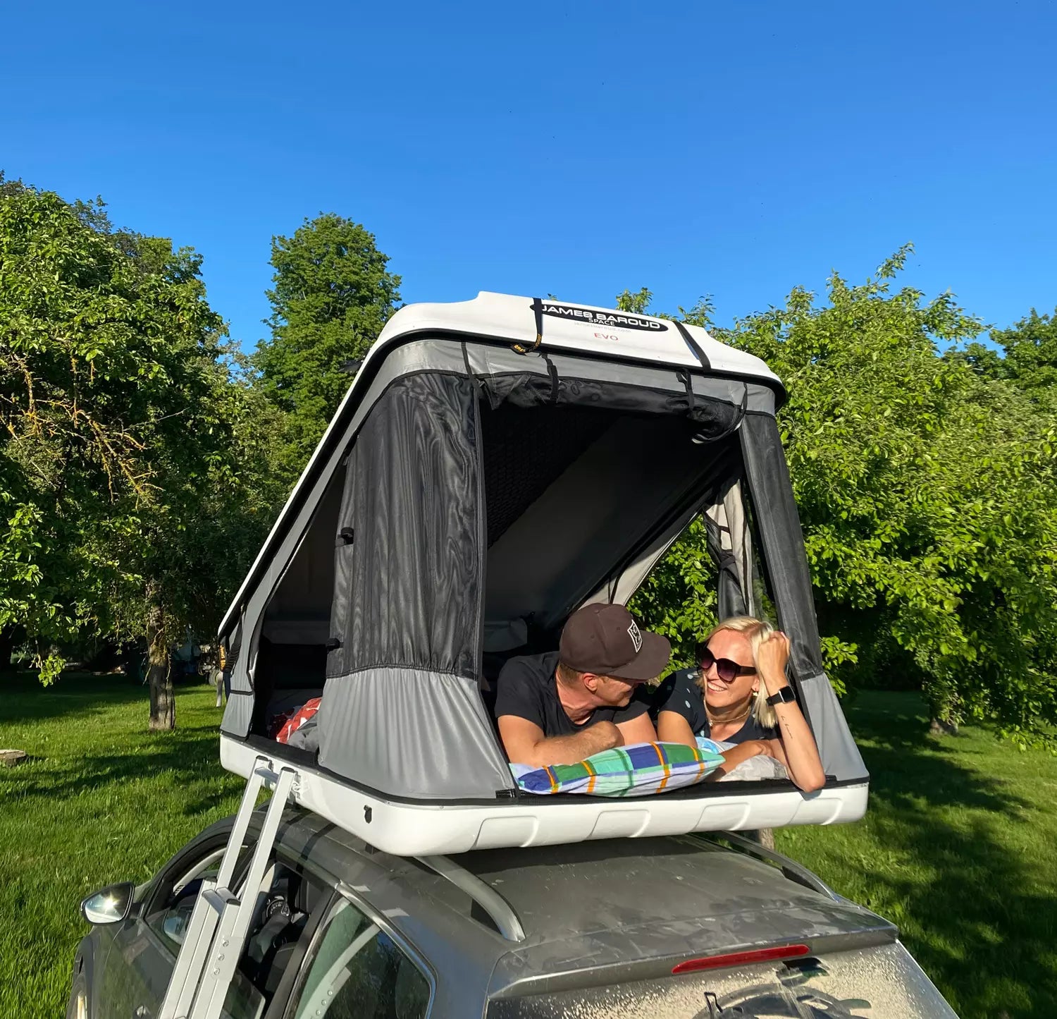 James Baroud Space S: Roof tent for couples and small families