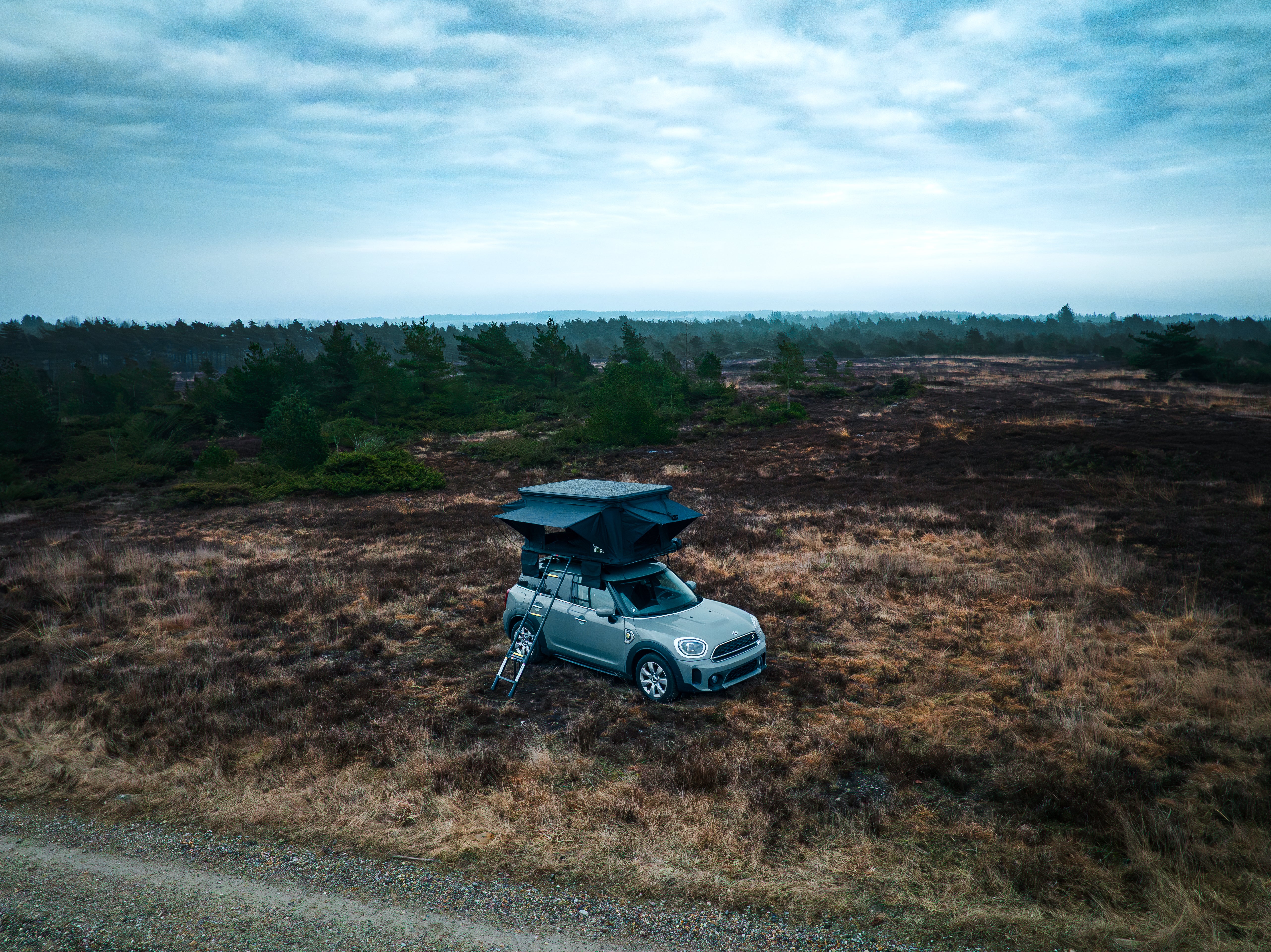 CampBoxi Aero 130 roof tent - Hard-shell aluminum roof tent
