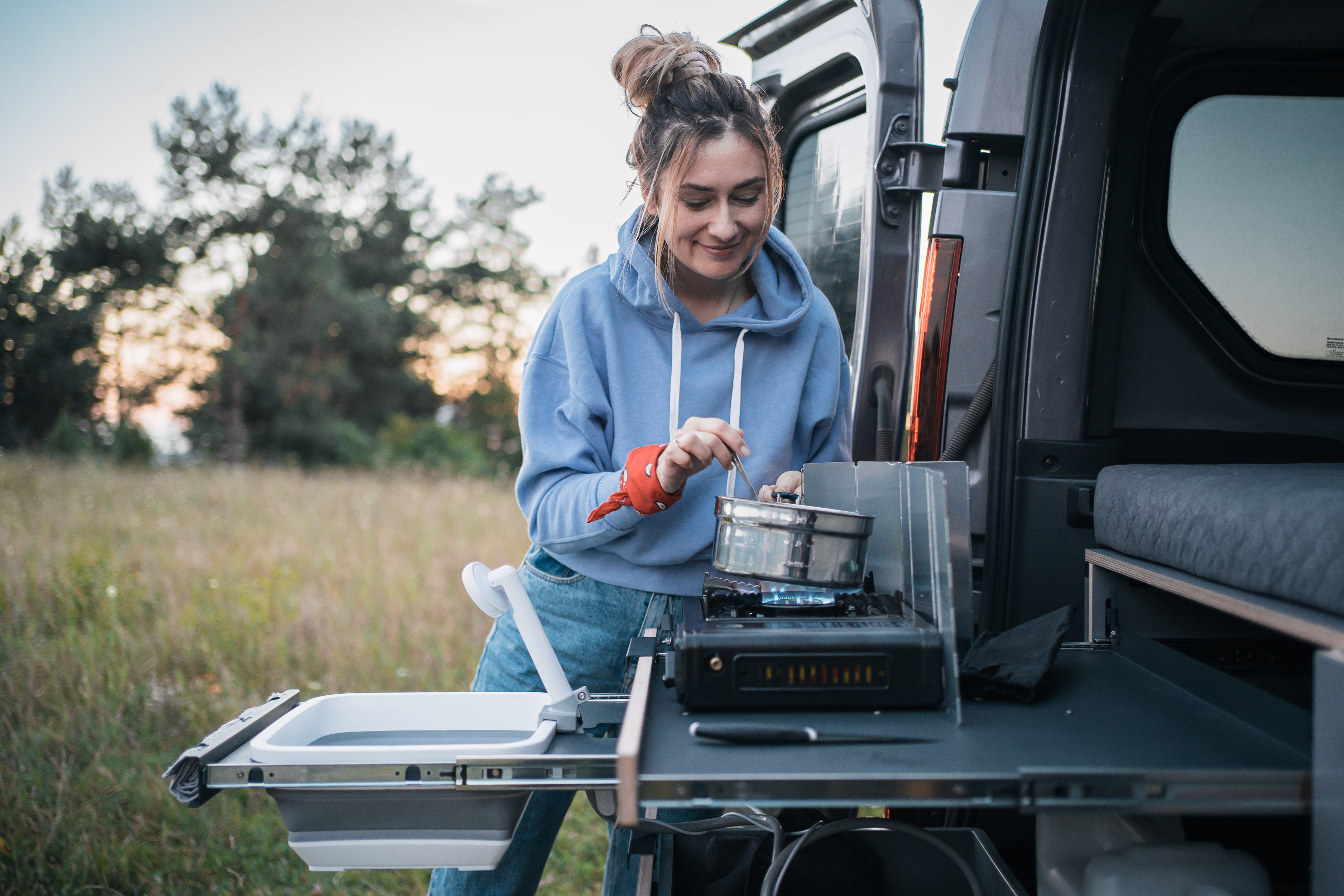 RAXO Base Campervan Module - Förvandla din bil till en bekväm och funktionell husbil