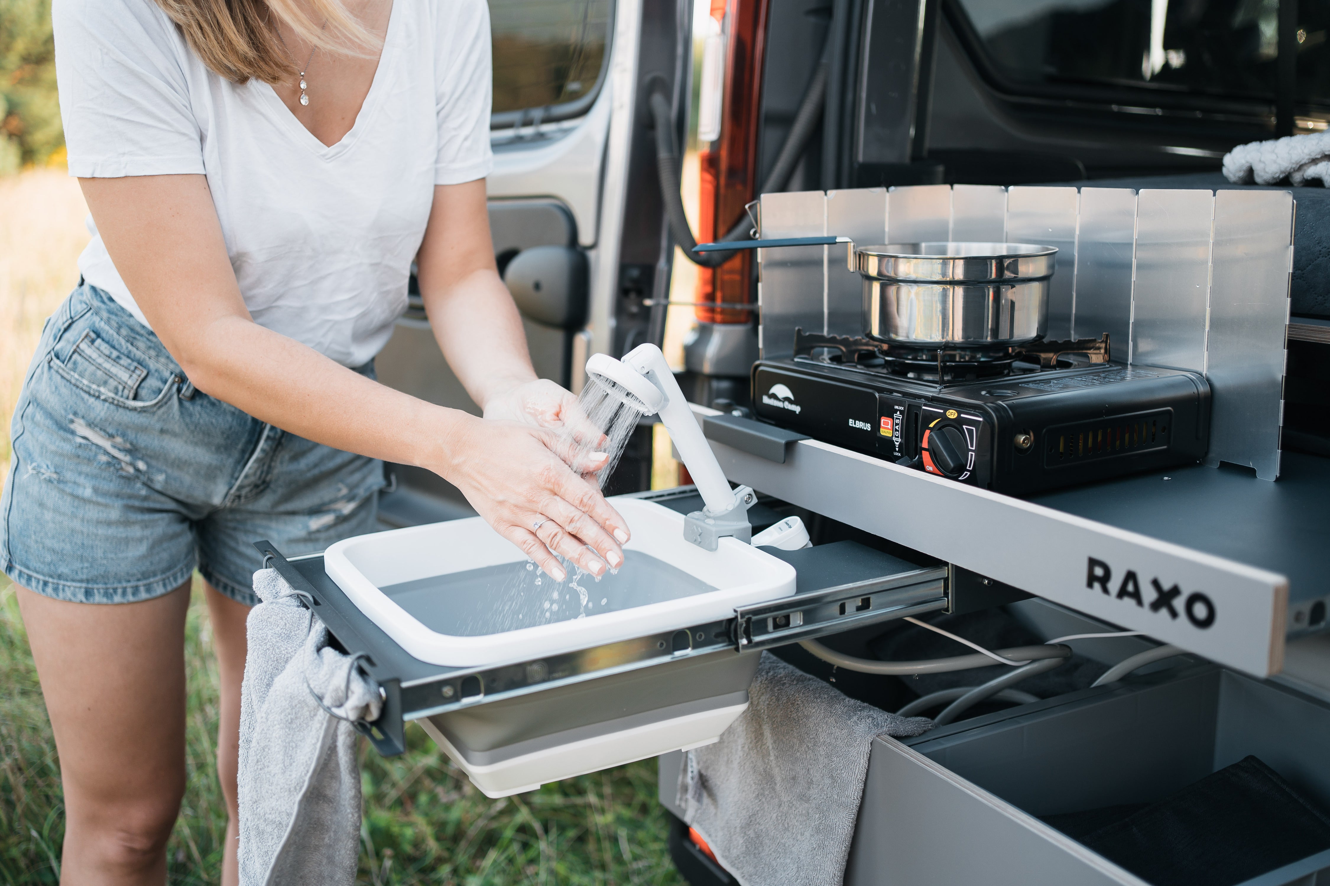 RAXO Base Campervan-Modul – Verwandeln Sie Ihr Auto in einen komfortablen und funktionalen Campervan