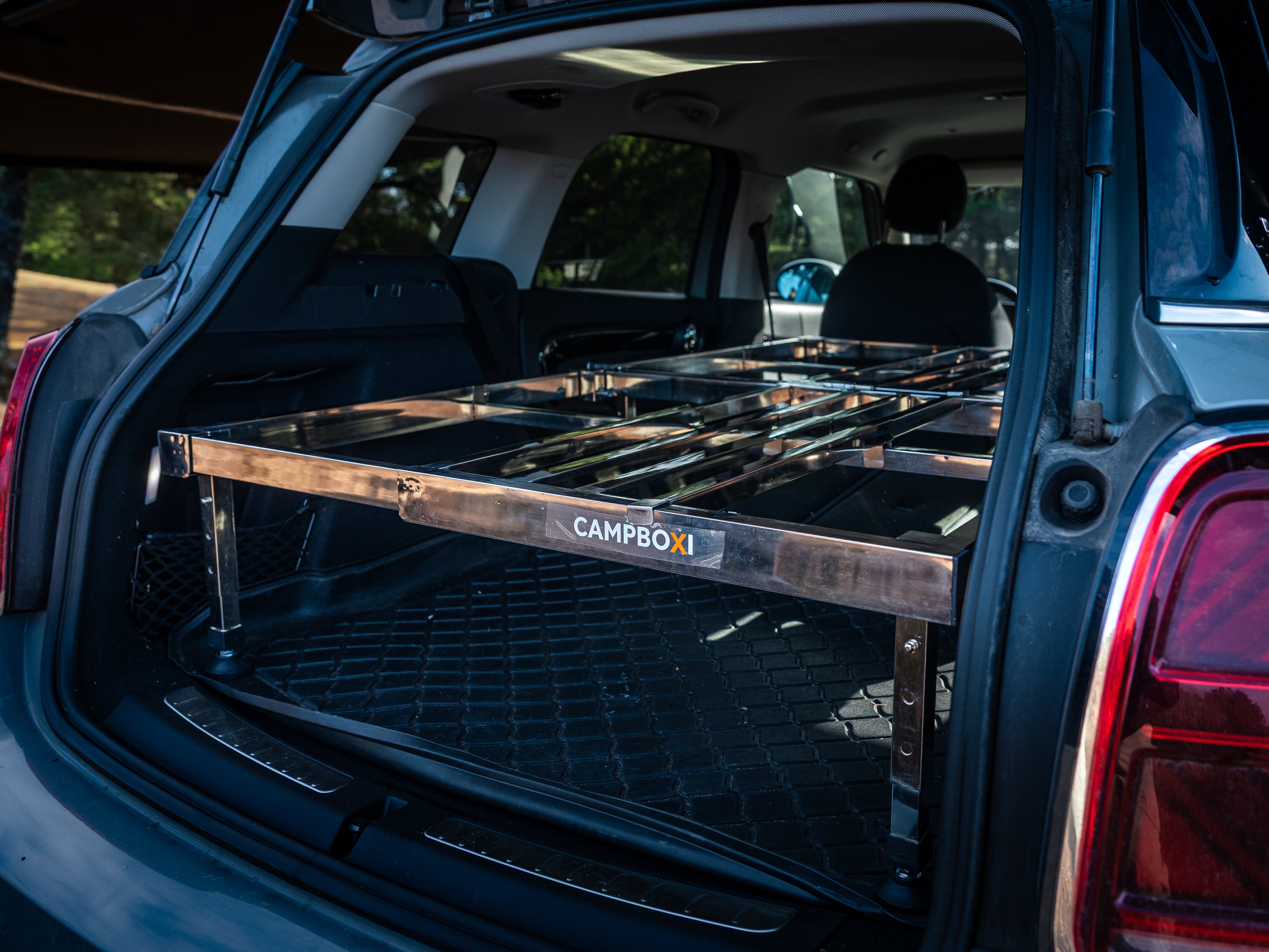 CampBoxi Unifit – Flexibles und verstellbares Bettgestell für Ihr Alltagsauto