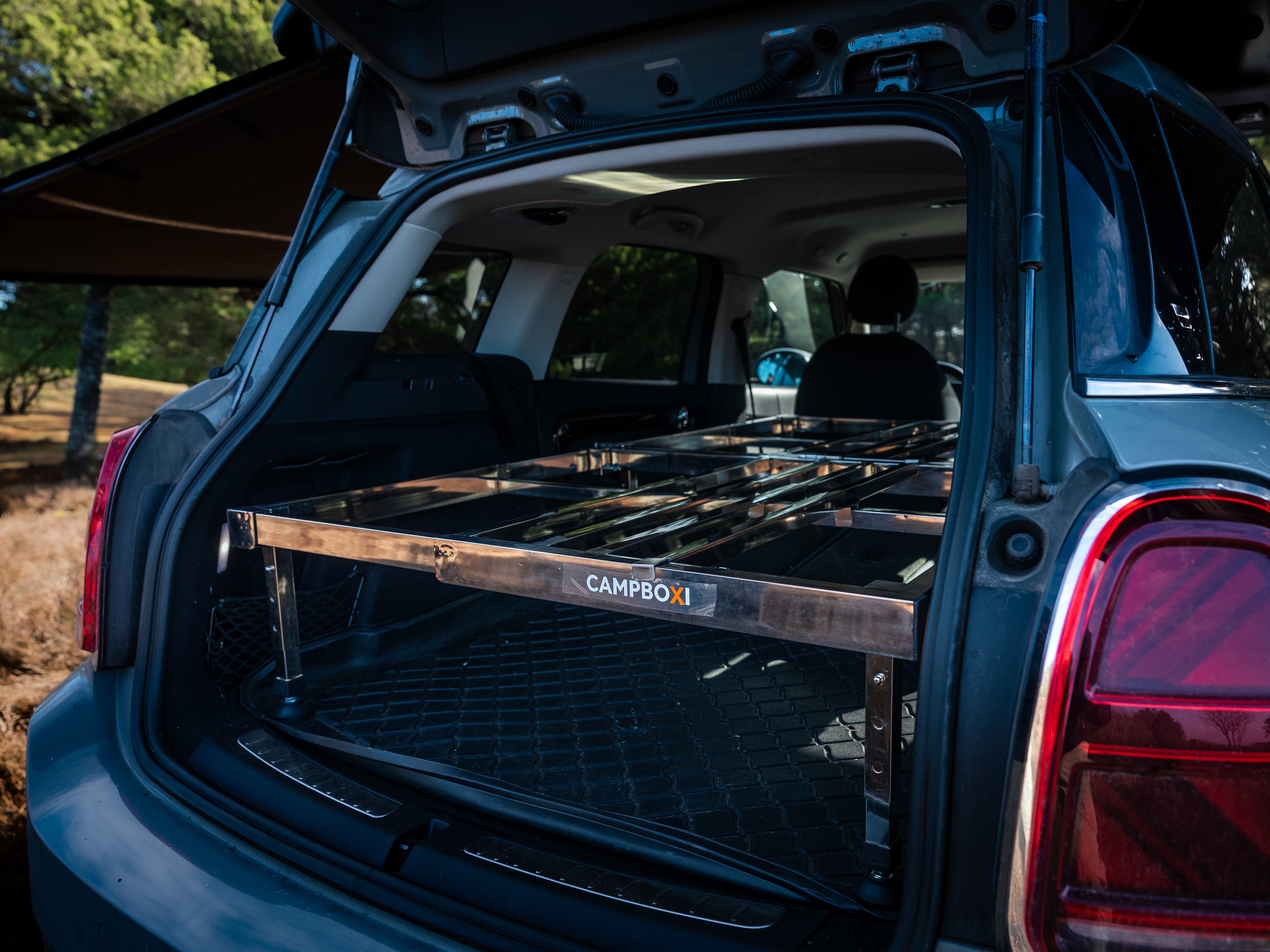 CampBoxi Unifit – Flexibles und verstellbares Bettgestell für Ihr Alltagsauto