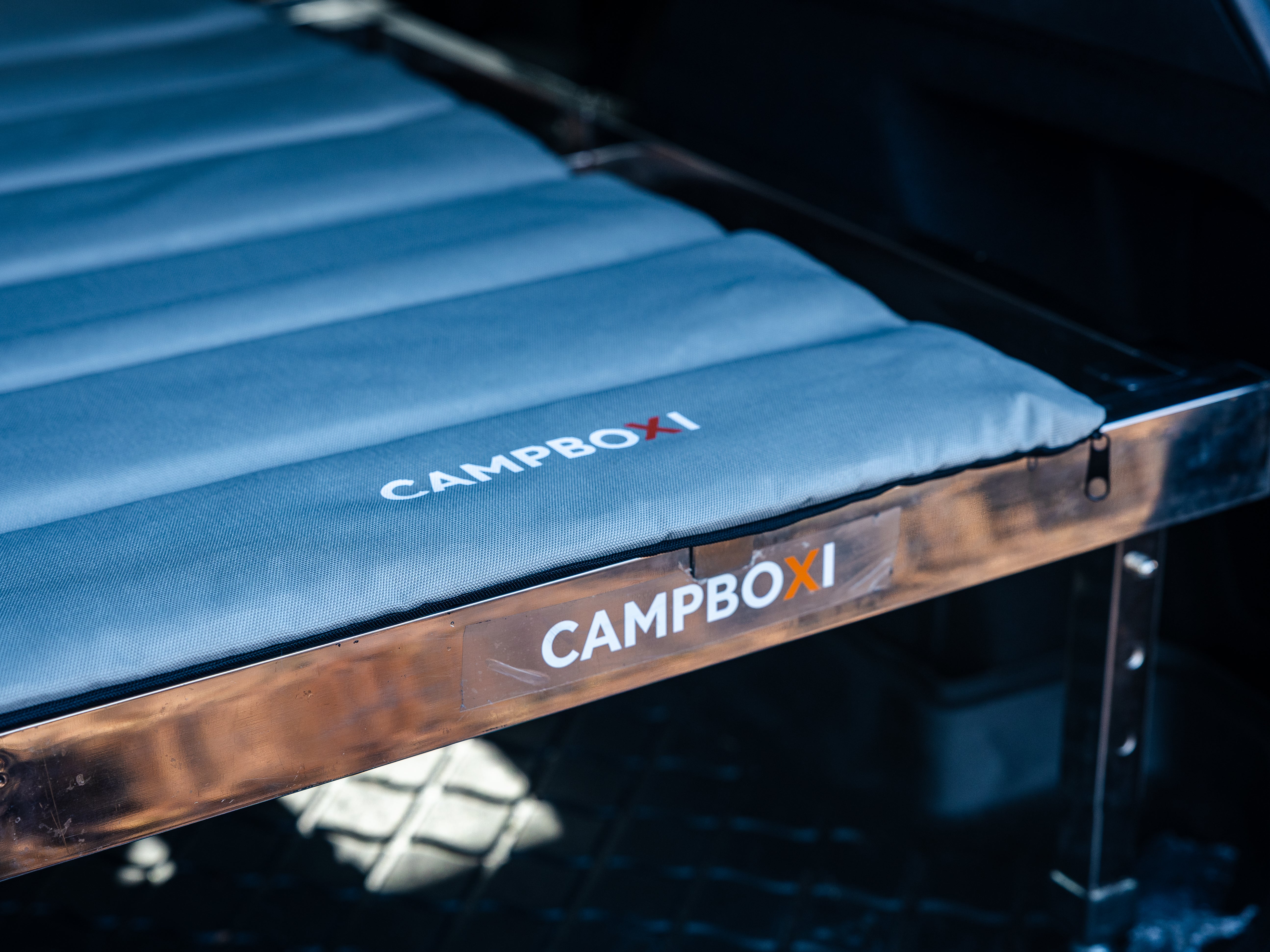 CampBoxi Unifit – Flexibles und verstellbares Bettgestell für Ihr Alltagsauto