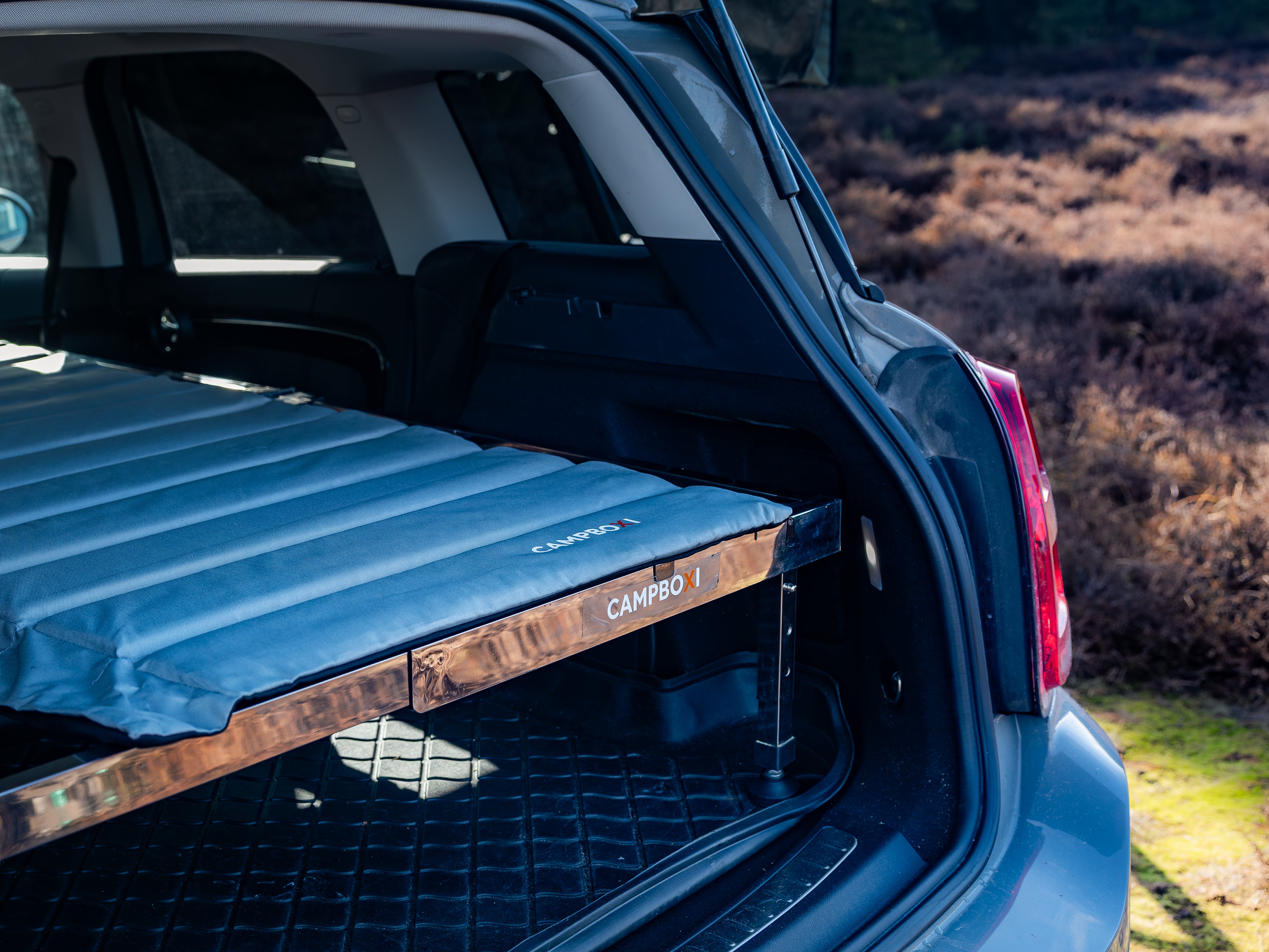 CampBoxi Unifit – Flexibles und verstellbares Bettgestell für Ihr Alltagsauto
