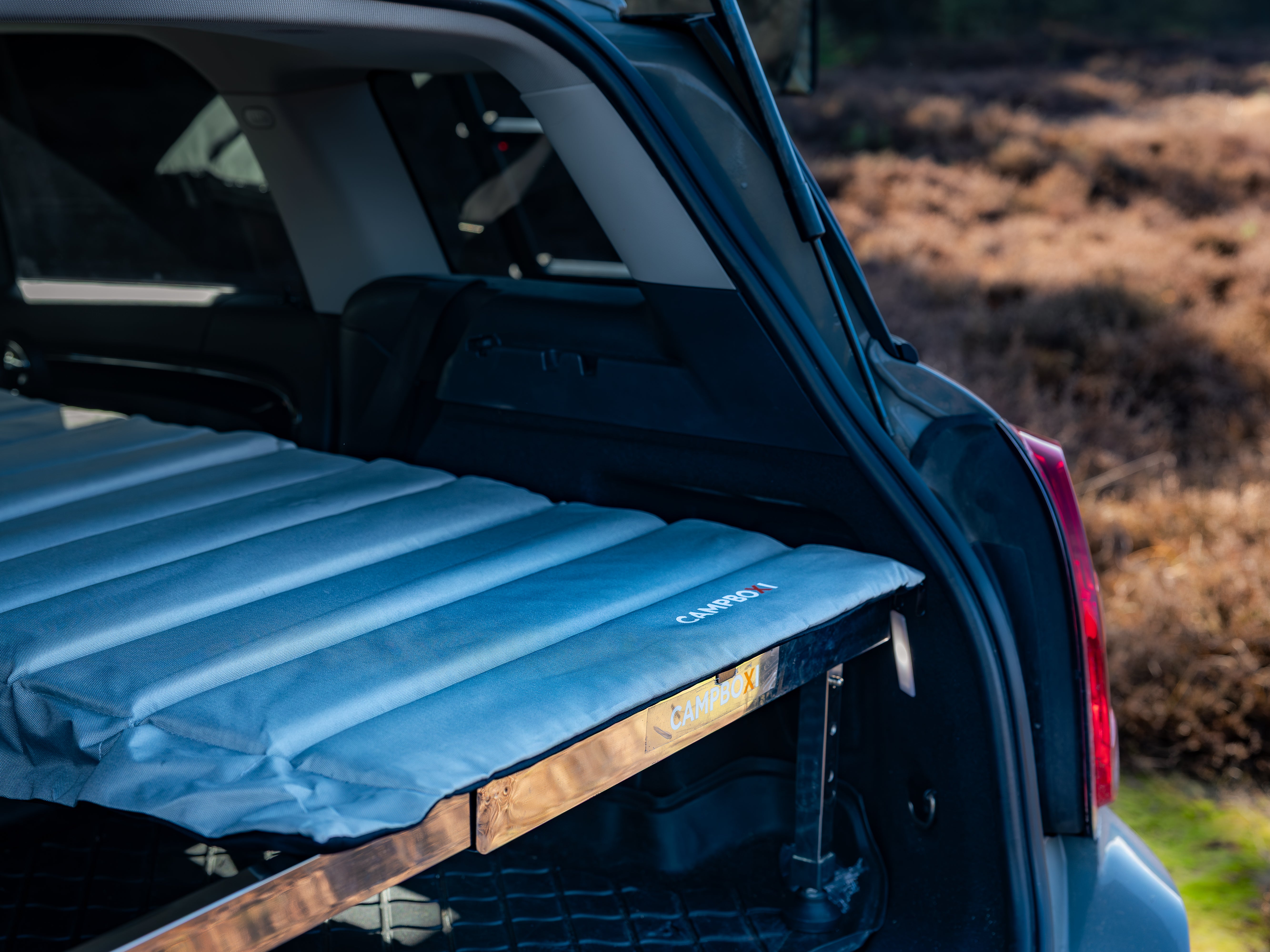 CampBoxi Unifit – Flexibles und verstellbares Bettgestell für Ihr Alltagsauto