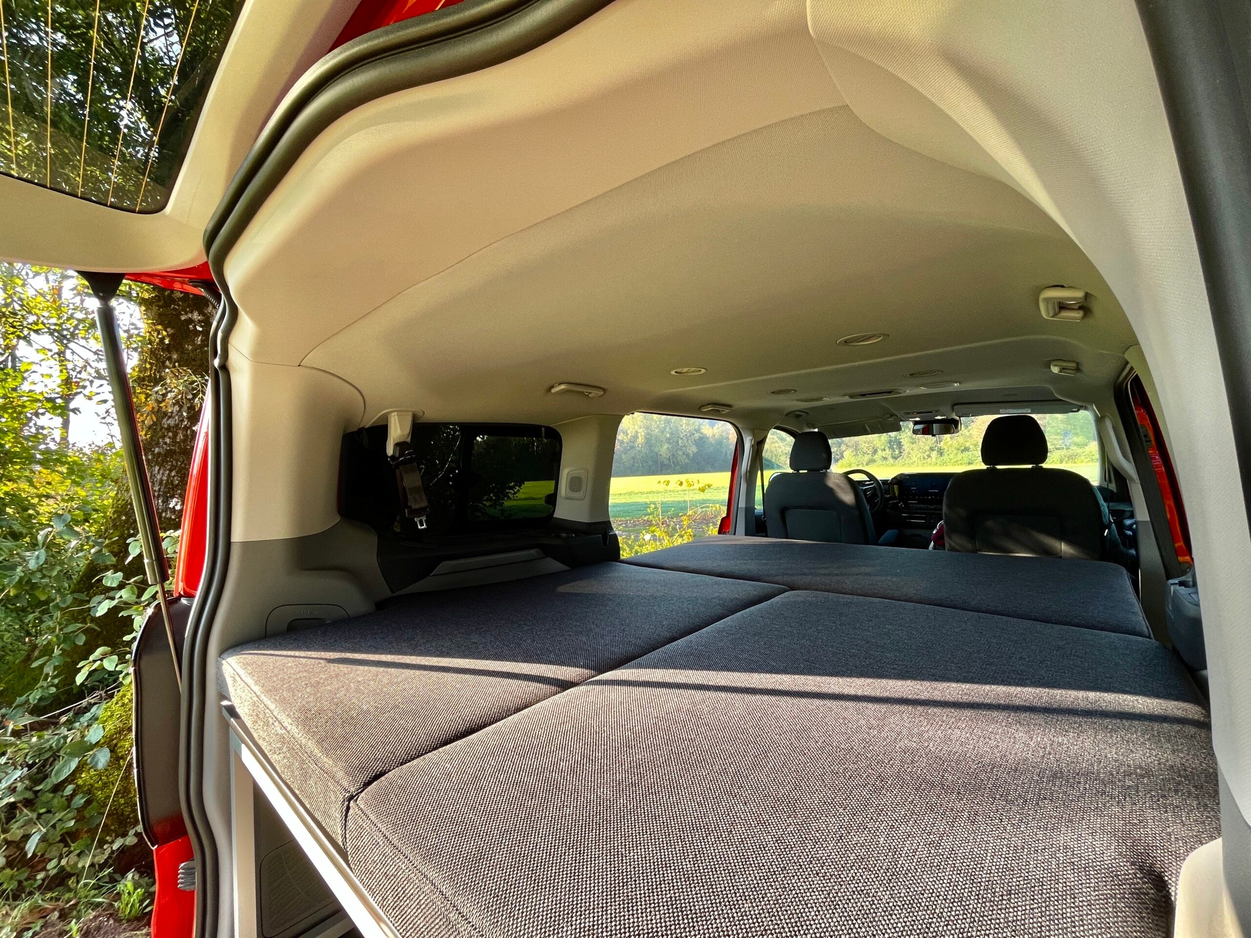 FLIP Adventure Bed - Campervan modul med massere af opbevaringsplads