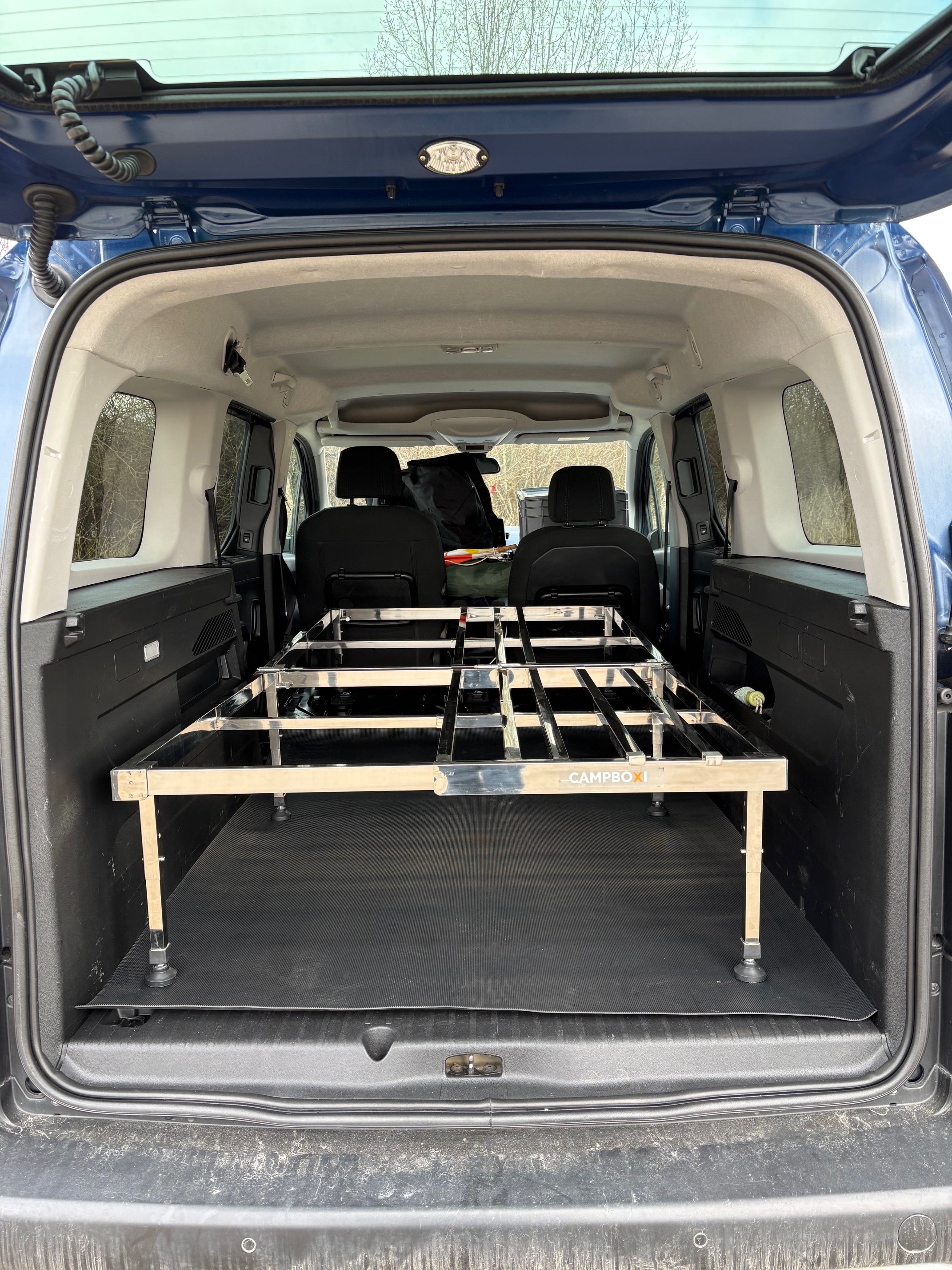 CampBoxi Unifit - Flexibel och justerbar sängram för din vardagsbil