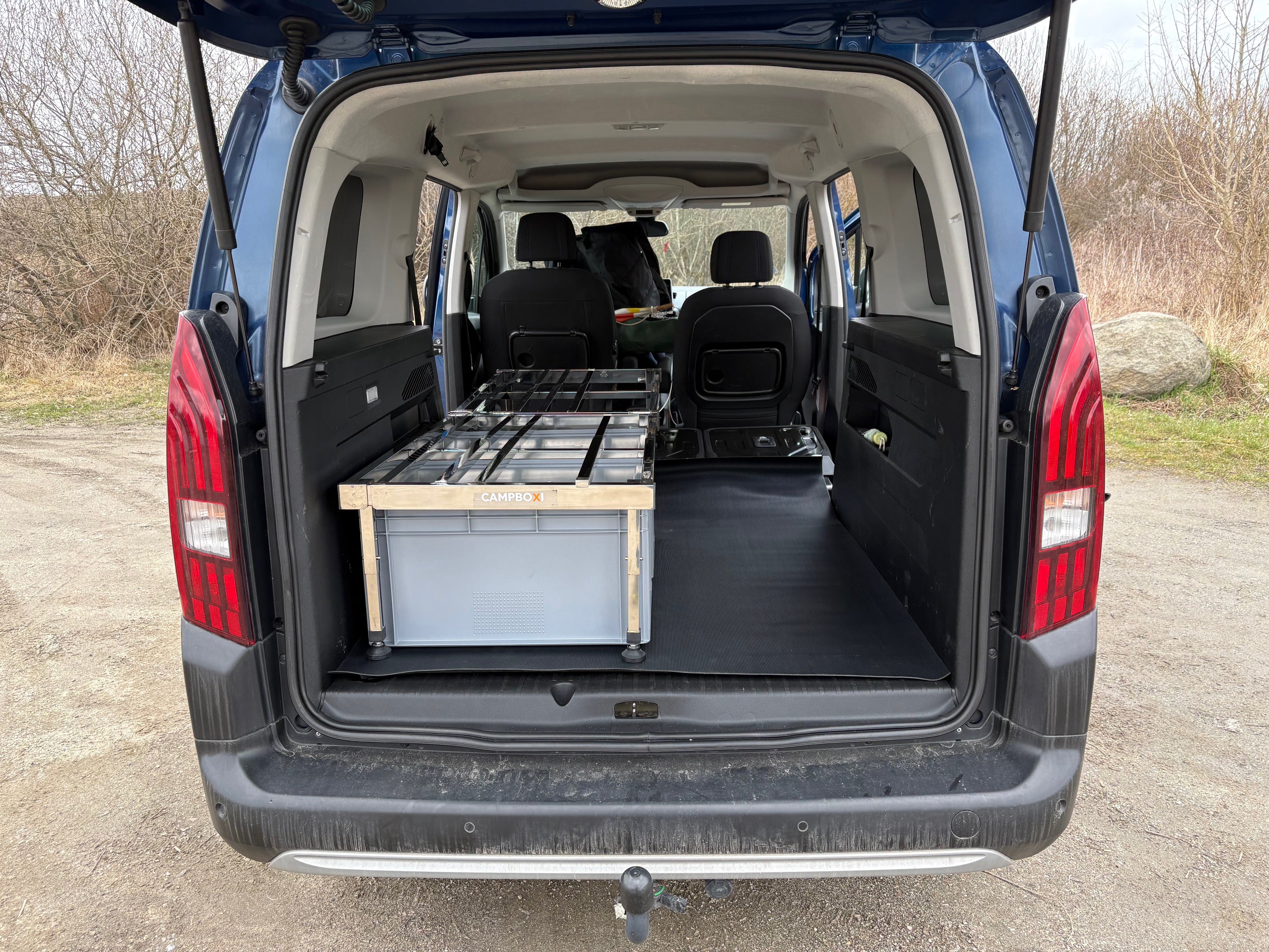 CampBoxi Unifit - Flexibel och justerbar sängram för din vardagsbil