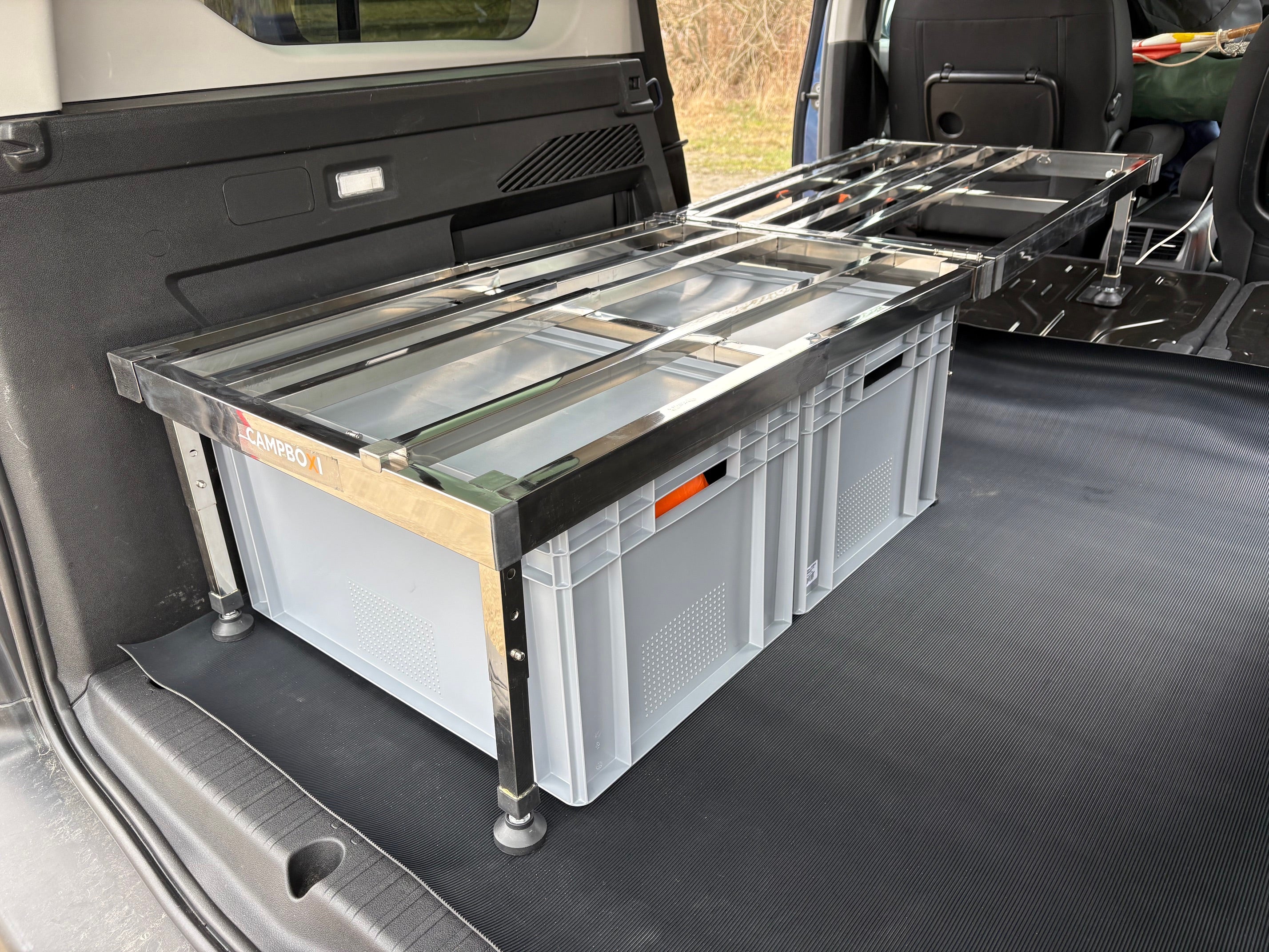 CampBoxi Unifit - Flexibel och justerbar sängram för din vardagsbil