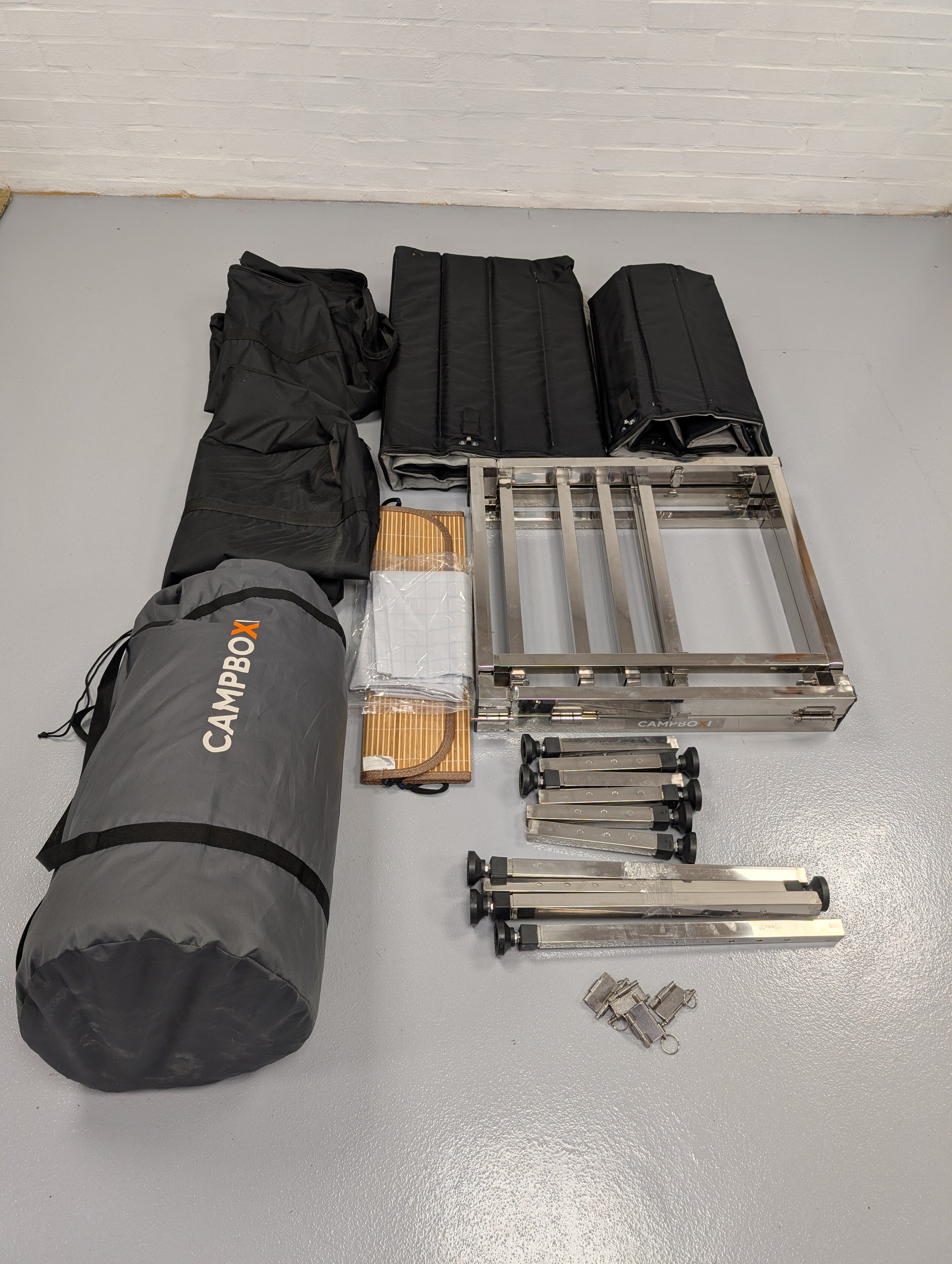 CampBoxi Unifit - Flexibel och justerbar sängram för din vardagsbil