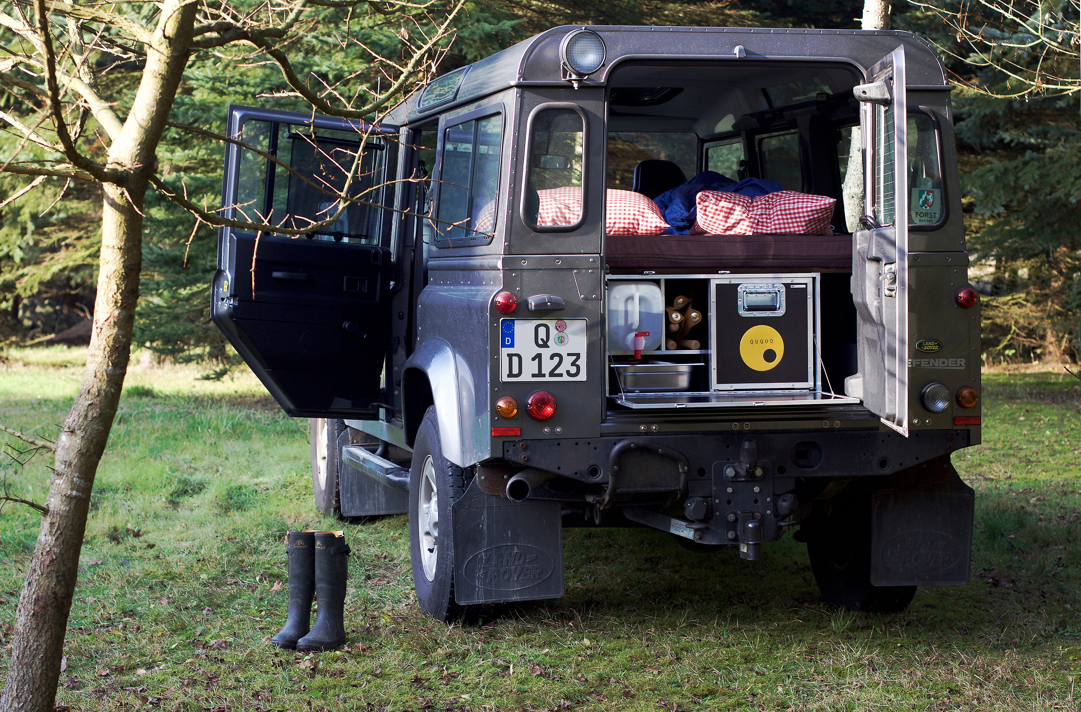 QUQUQ D-Box - Campervan module for Landrover Defender