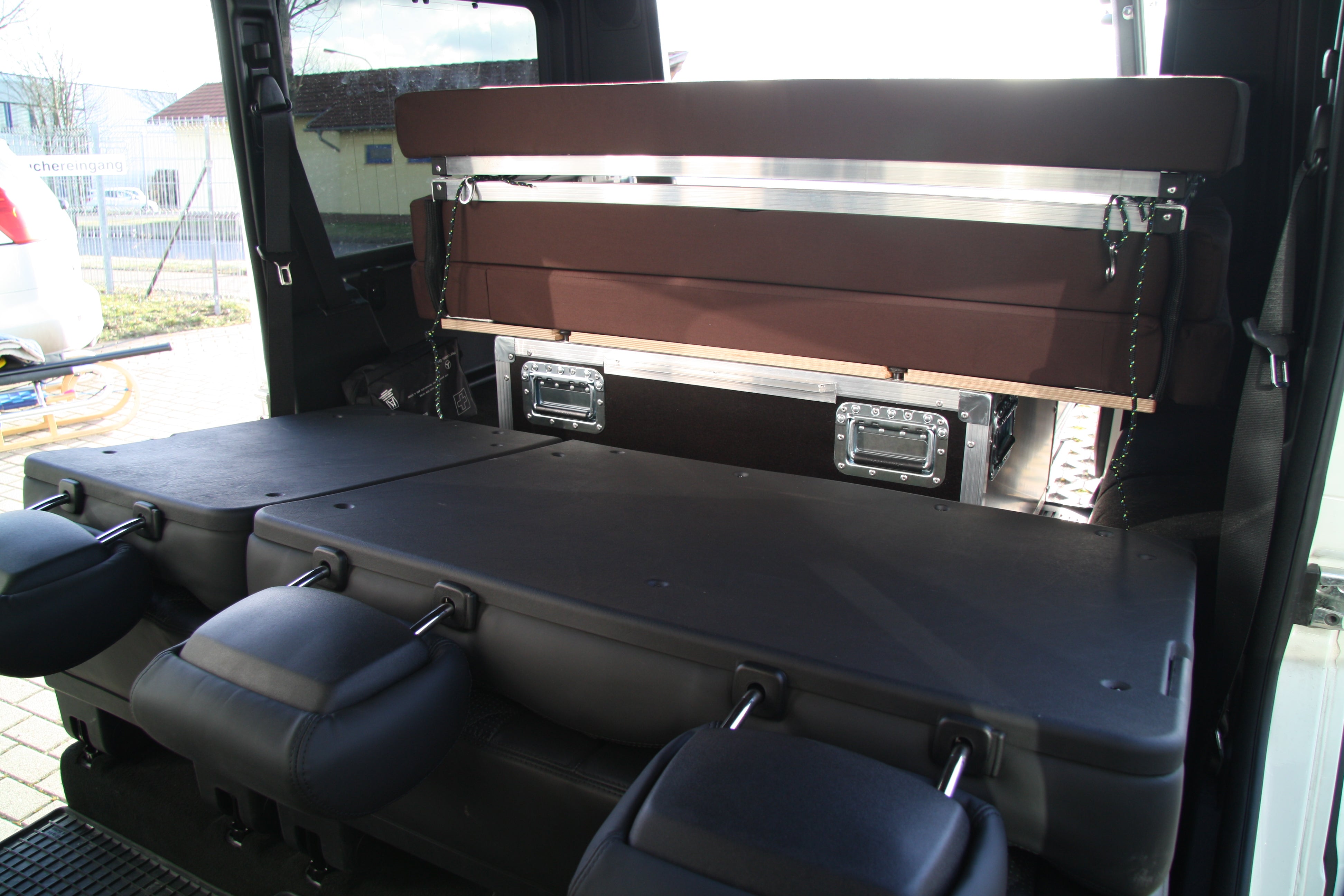 QUQUQ G-Box - Campervan module for Mercedes G-class