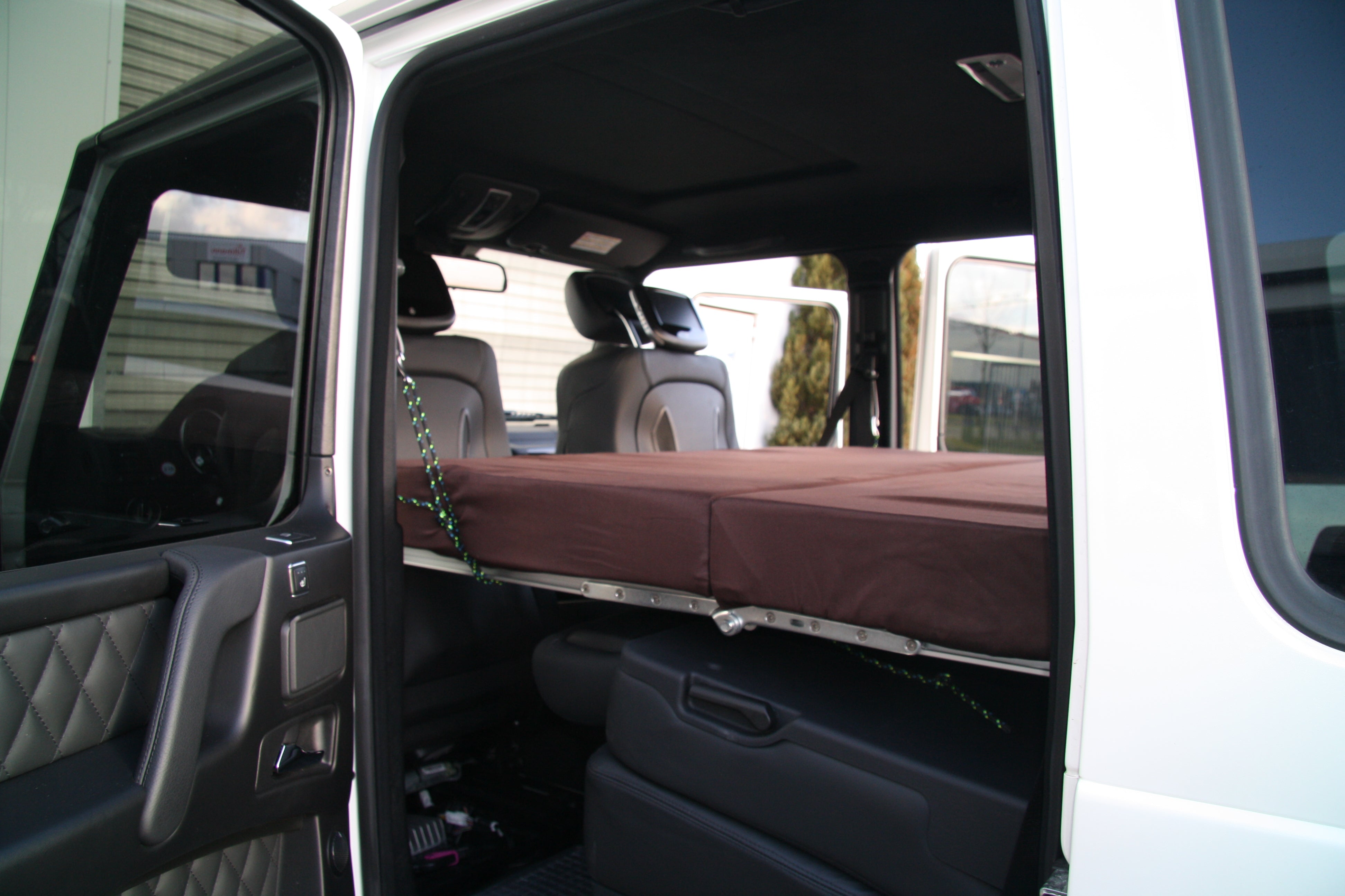 QUQUQ G-Box - Campervan modul til Mercedes G-class