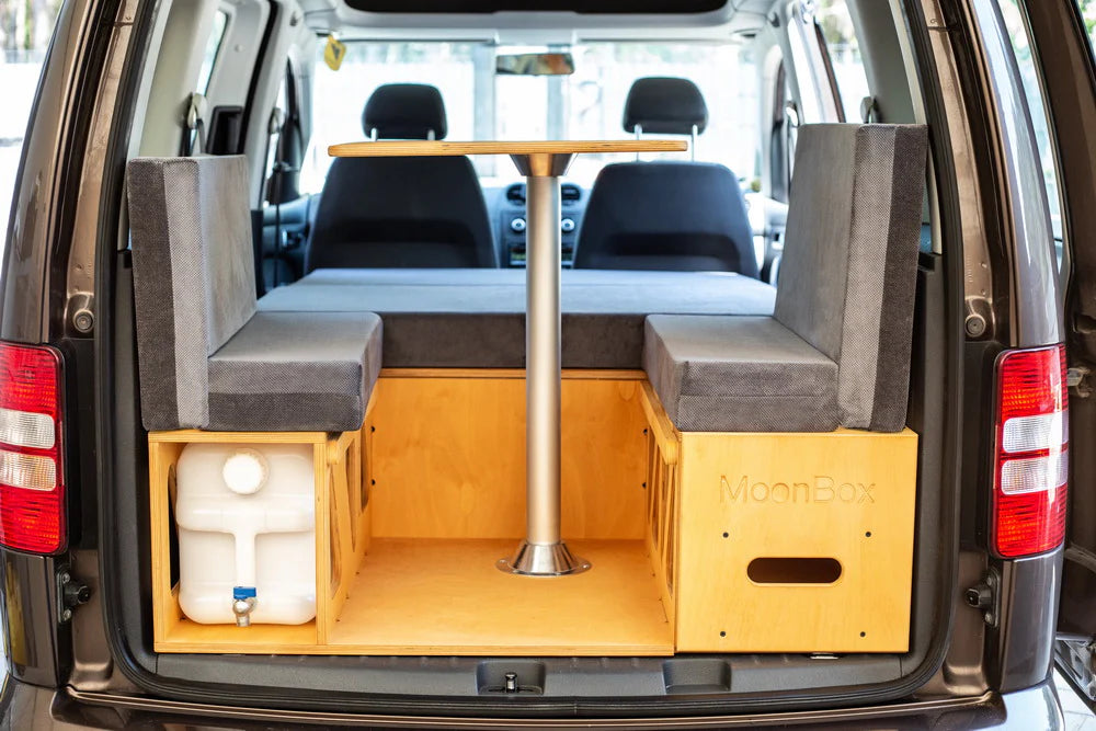 MOONBOX 115 Modify – Campervan-Modul mit Sitzgruppe